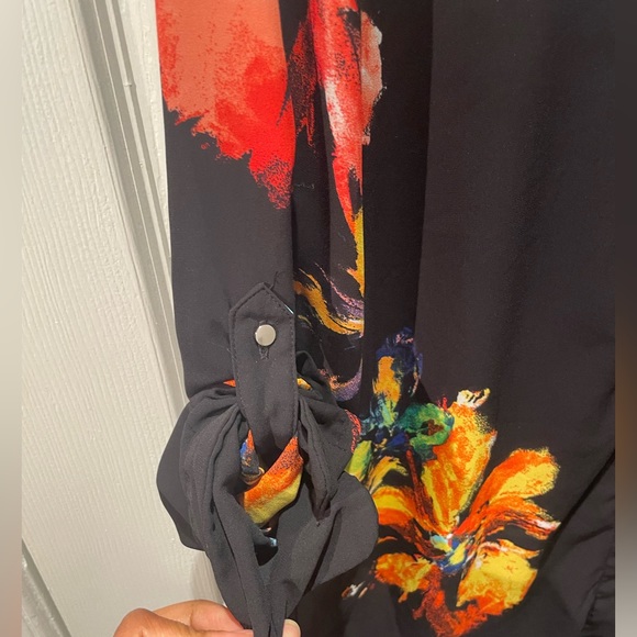 Mission Black Vivid Floral Print Button Down Size Medium - Picture 4 of 11